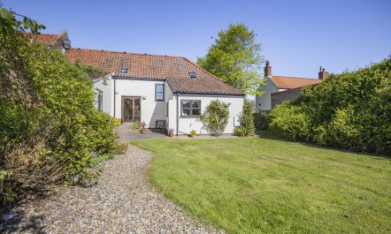 4 Bed in West Somerton 3