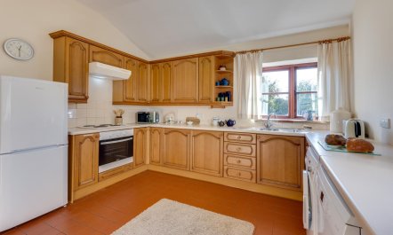 4 Bed in West Somerton 2