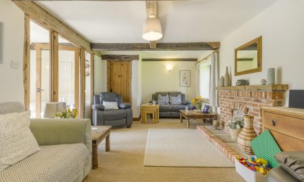 4 Bed in West Somerton 8
