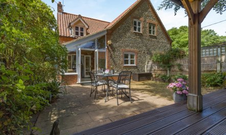 2 Bed in Blakeney 8