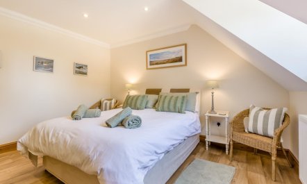 2 Bed in Blakeney 1
