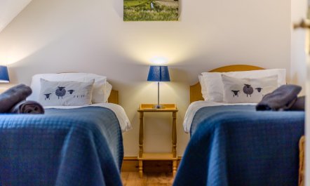 2 Bed in Blakeney 4