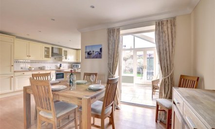 2 Bed in Blakeney 8