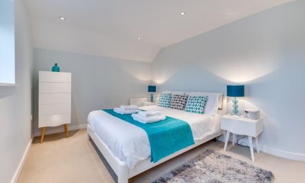 6 Bed in Knodishall 9