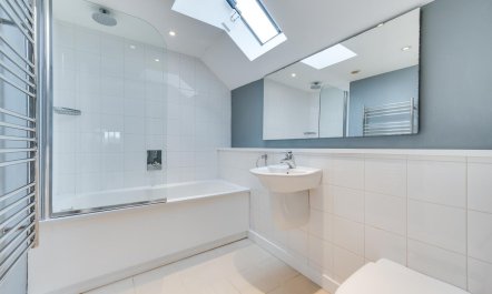 6 Bed in Knodishall 7