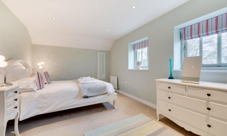 6 Bed in Knodishall 6