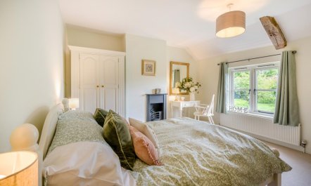 2 Bed in Upton 4