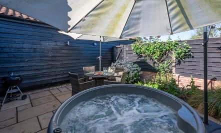 2 Bed in Whitwell, Nr Reepham 1