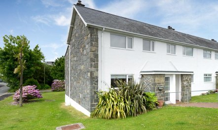 2 Bed in Pwllheli