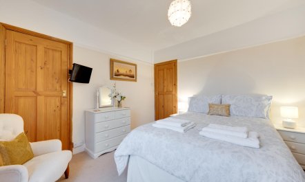 3 Bed in Nr Hartland 9