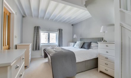 4 Bed in Dartmouth 5