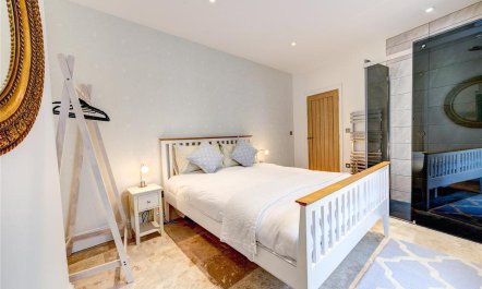 2 Bed in Dartmouth 8