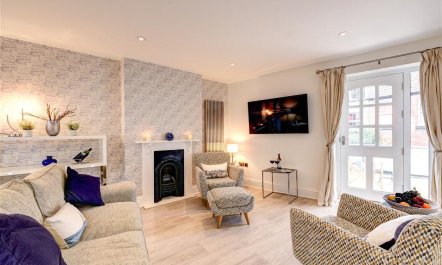 2 Bed in Dartmouth 2