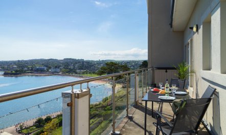 2 Bed in Torquay 1