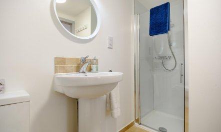 1 Bed in West Runton 8