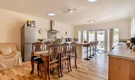 6 Bed in Pickering 1