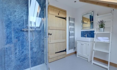 8 Bed in Tenterden 7