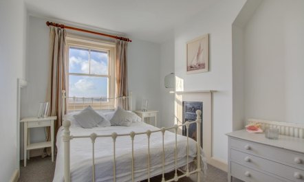 3 Bed in Fairlight 5