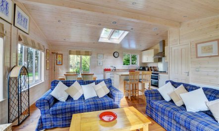 2 Bed in Weybourne 8