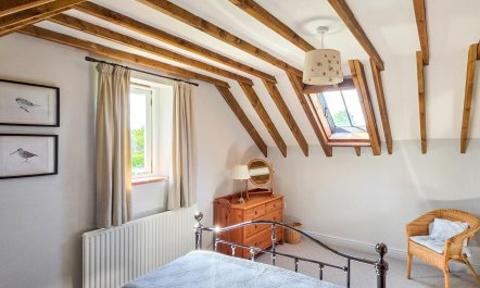 2 Bed in Field Dalling 5