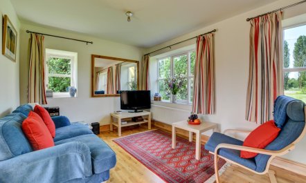 1 Bed in Bergh Apton 1