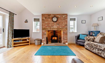 4 Bed in Ringstead 7