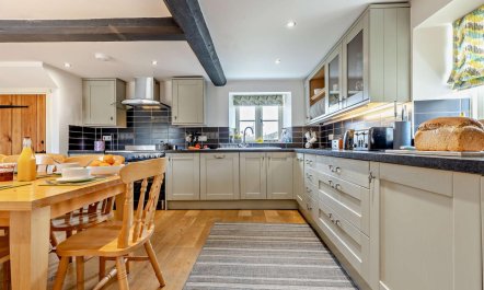 4 Bed in Ringstead 2