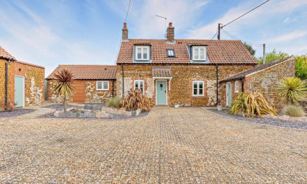 4 Bed in Ringstead 3
