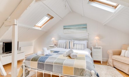 2 Bed in Dartmouth 3