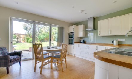 4 Bed in Hacheston 1