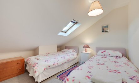 3 Bed in Woodbridge 6