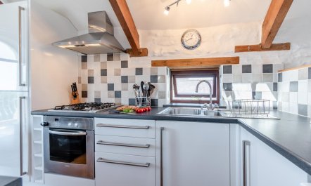 2 Bed in Haverfordwest 6