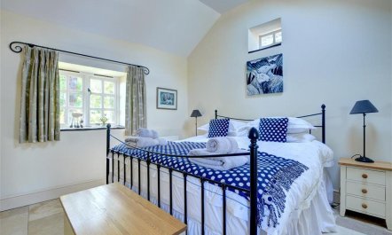 2 Bed in Menai Bridge 2