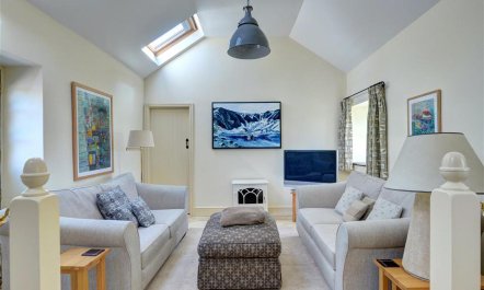 2 Bed in Menai Bridge 1