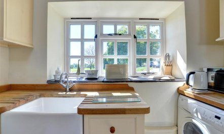 2 Bed in Menai Bridge 4