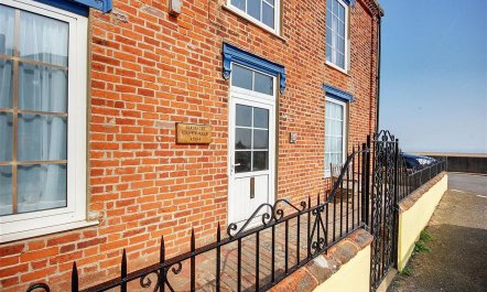 2 Bed in Aldeburgh 7