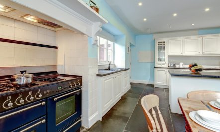 7 Bed in Kingsbridge 9