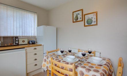 2 Bed in Burnham Market 9