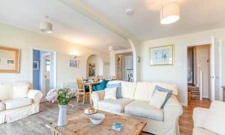 3 Bed in Clifton Court 2