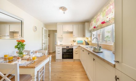2 Bed in Langham 8
