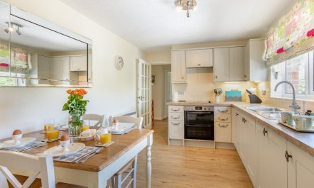 2 Bed in Langham 6
