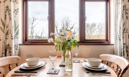 1 Bed in Little Haven 9