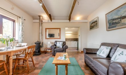 1 Bed in Little Haven 1