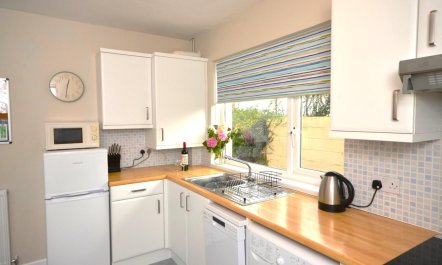 2 Bed in Paignton 6
