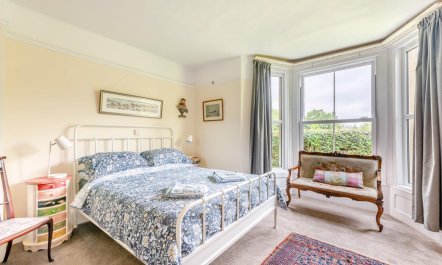 2 Bed in Battle 4