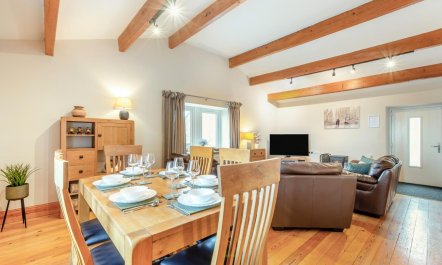 2 Bed in Cowling 5
