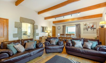 2 Bed in Cowling 7