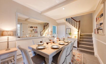 4 Bed in Scarborough 5