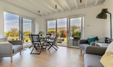 2 Bed in St. Merryn 1