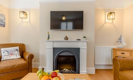 4 Bed in Southwold 5